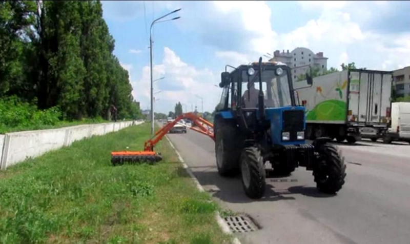В Павлограде благоустройством и очисткой города занимается новая техника (ВИДЕО)