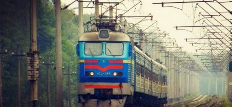 На железной дороге Днепропетровщины погибли 16 человек