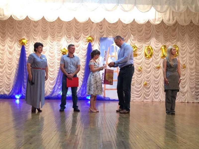 Напутственные слова и подарки получили выпускники Павлограда во время торжеств