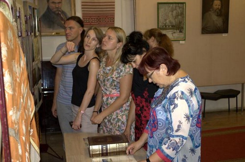В Павлограде открылась выставка по случаю 1030-летия крещения Киевской Руси