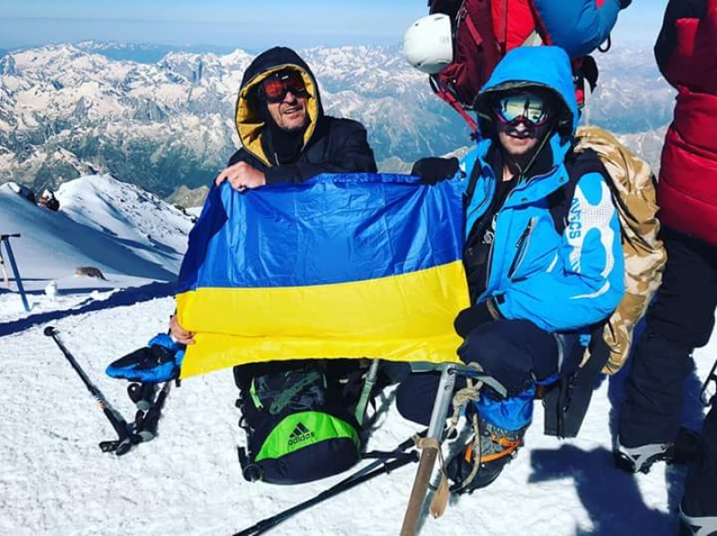 Павлоградские горноспасатели покорили мировую вершину – Эльбрус (ФОТО)