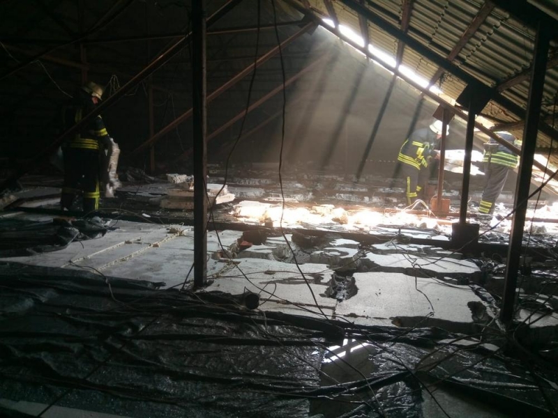 В Першотравенске вспыхнул магазин