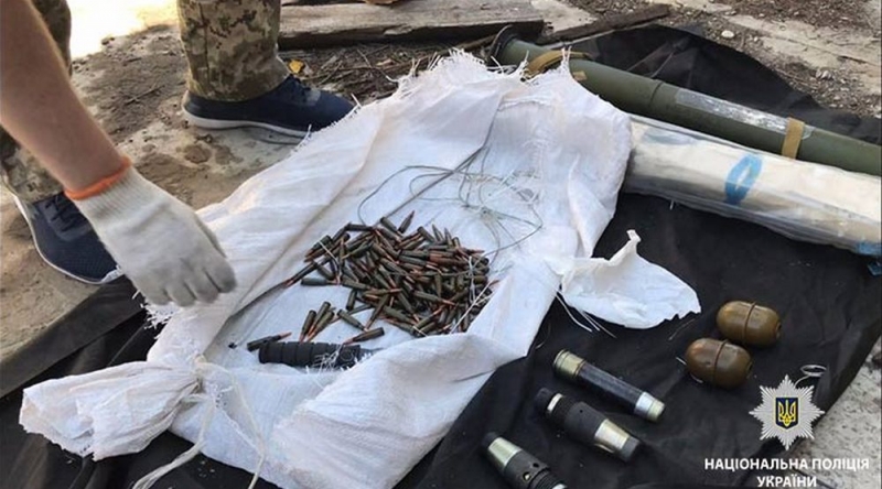 На Павлоградщине мужчина хранил противотанковые гранатометы и еще немало оружия