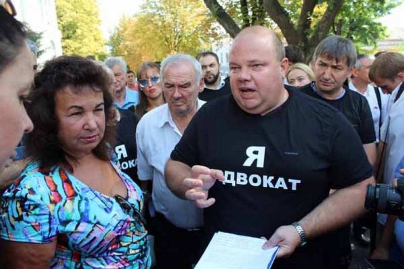 Адвокаты Павлограда с коллегами с других городов вышли на митинг из-за избиения защитника (ФОТО)