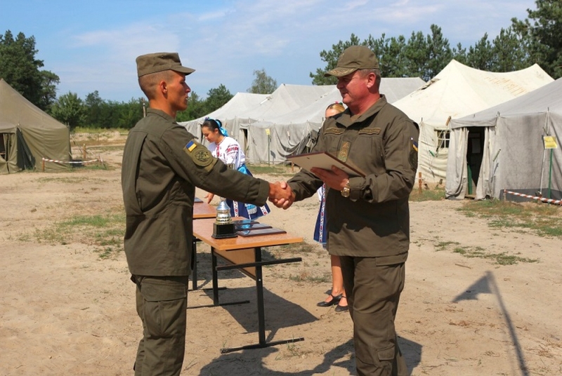Экипаж БТР воинской части Павлограда стал лучшим