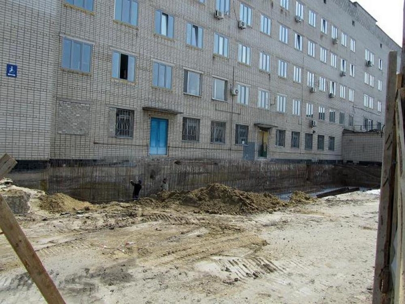 Мэр Павлограда недоволен ходом реконструкции 4-й горбольницы