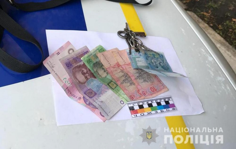 Юрьевщина: мужчина украл у работника автомойки барсетку с деньгами