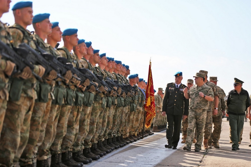 Рада закрепила новое приветствие в армии и полиции – «Слава Украине»