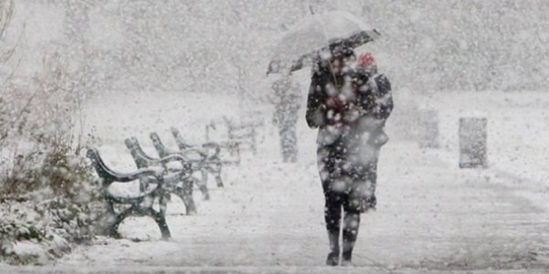 Сильный снег, метель и гололедица: чрезвычайники предупредили об ухудшении погодных условий