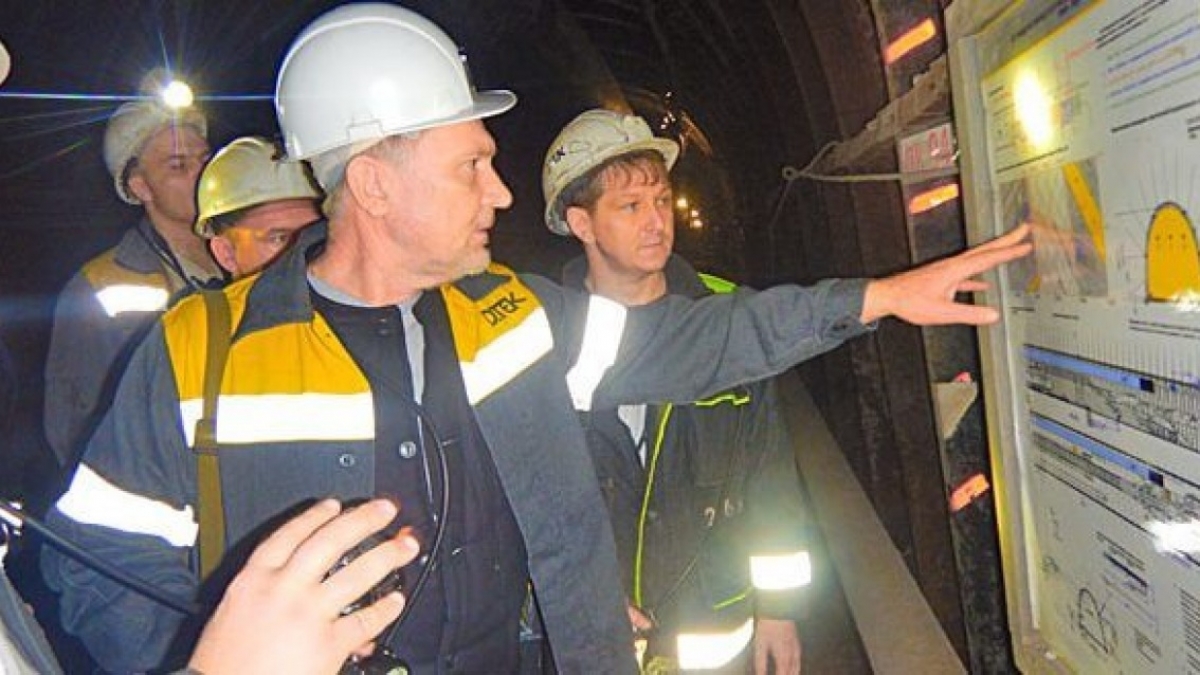 Поздравление народного депутата Украины Артура Мартовицкого с Днем работников энергетической отрасли