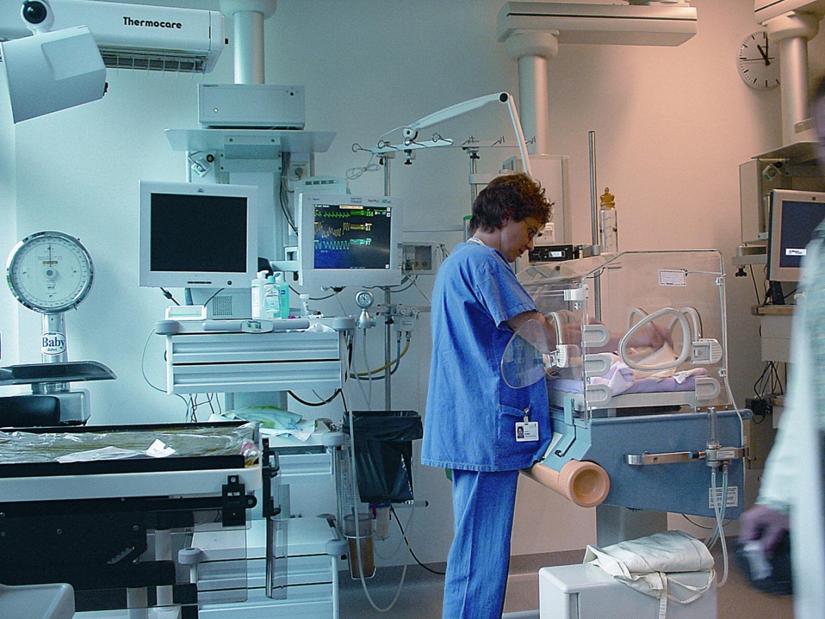 В 2019-м Павлоград получит неонатологов и онколога