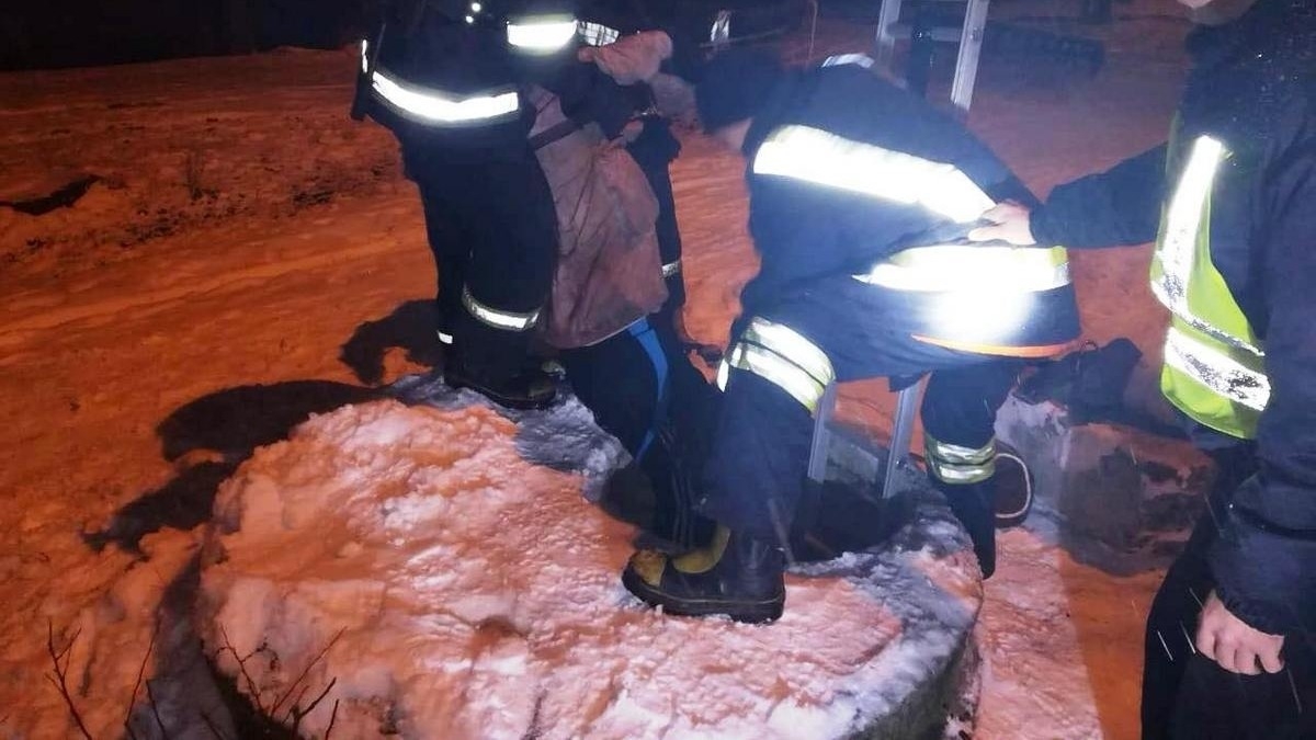 В Павлограде ночью женщина упала в люк теплотрассы