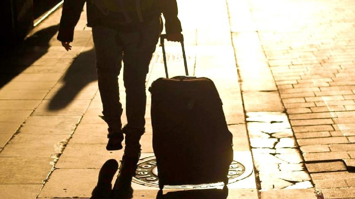 В Минсоцполитики назвали количество украинцев, выехавших на работу за границу
