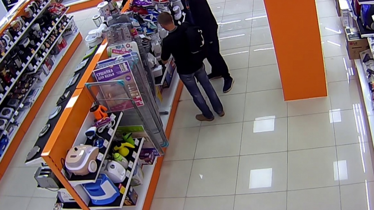 Полиция Павлограда словила мужчину который украл 2 утюга