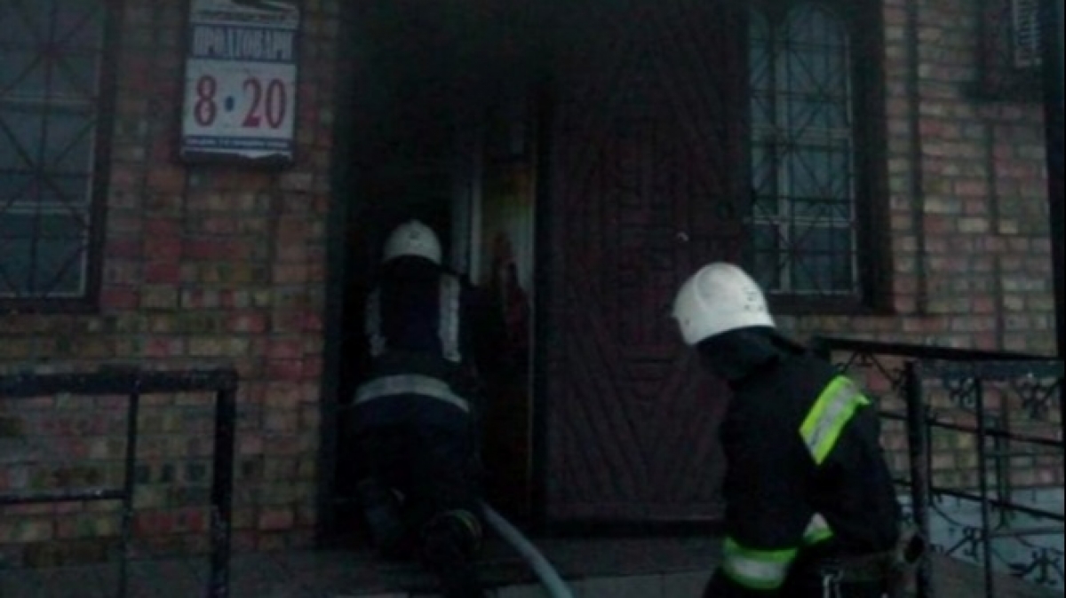 В Павлограде утром загорелся магазин