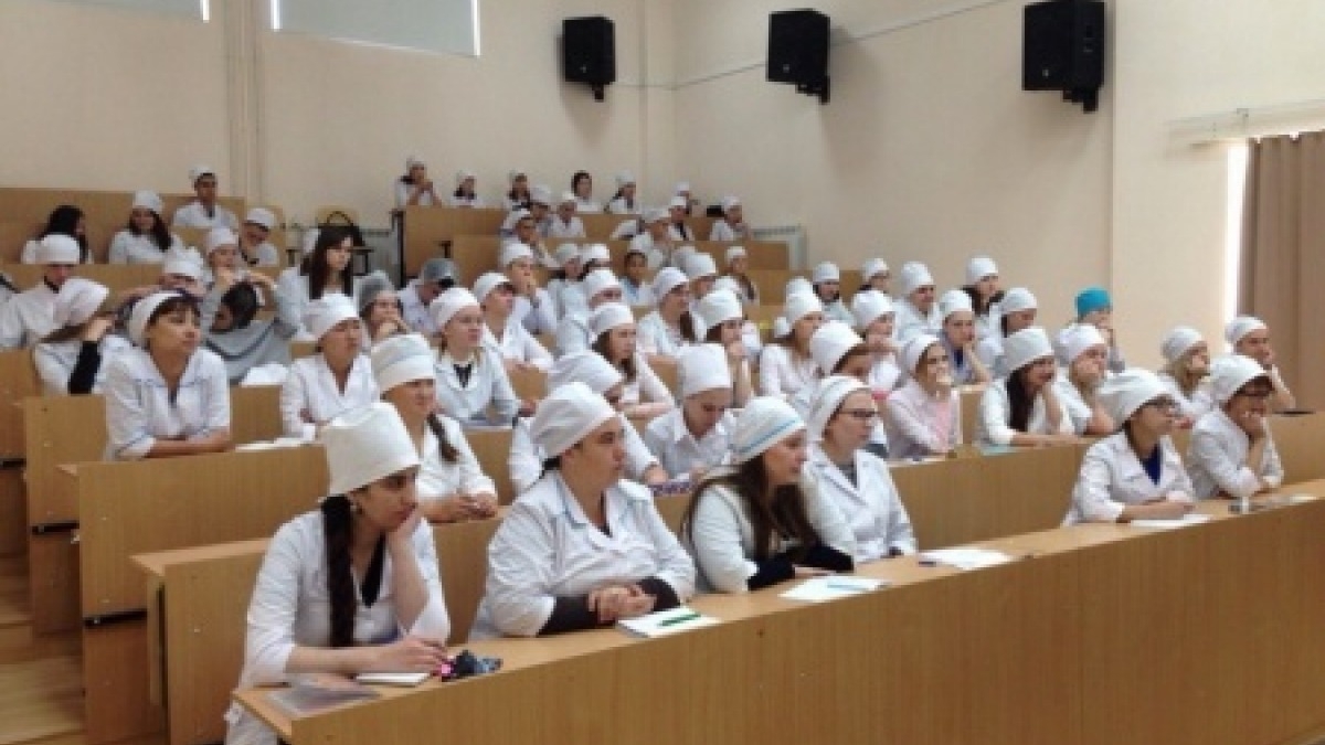 Выпускники выбирающие профессию врача или учителя могут попасть на бюджет без очереди