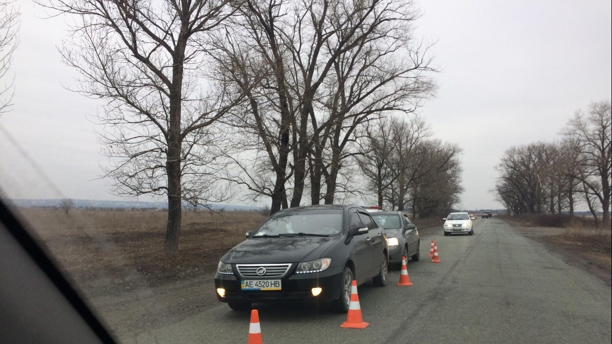 На трассе Терновка-Павлоград произошло ДТП - предварительная причина плохая дорога