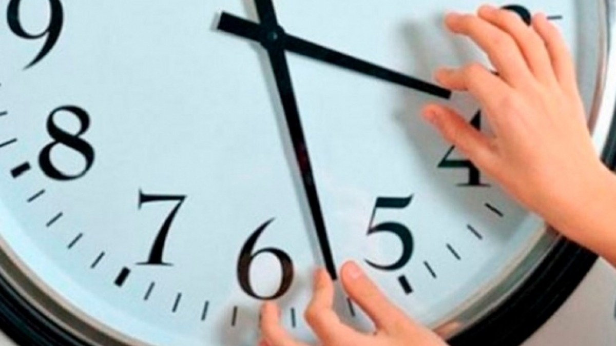 В день выборов часы переведут на час вперед