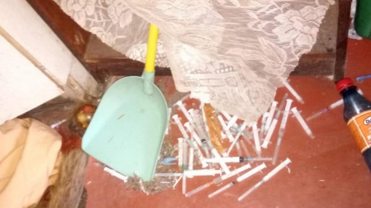 В Павлограде участковые раскрыли наркопритон в квартире